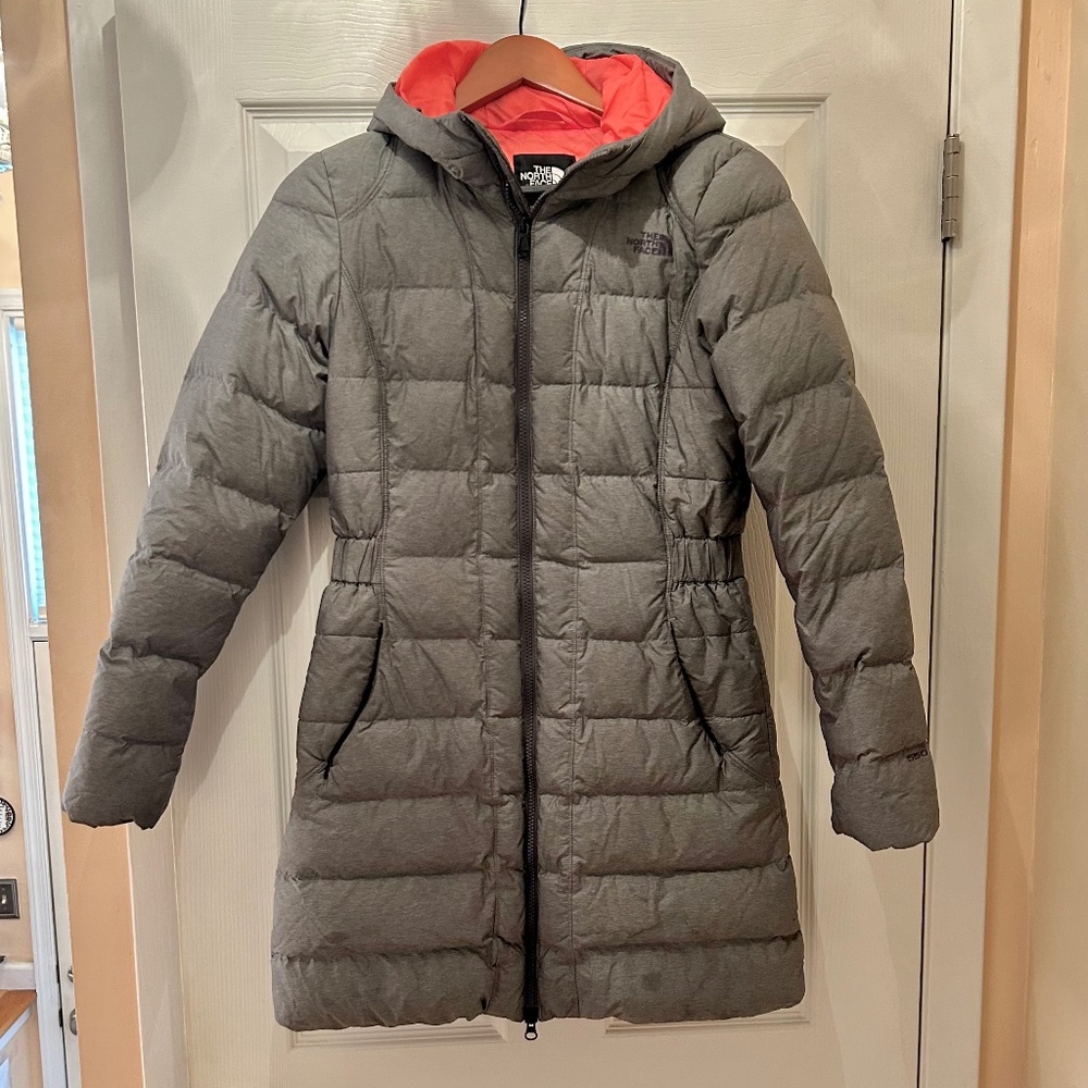 The North Face grey 550 puffer coat S
